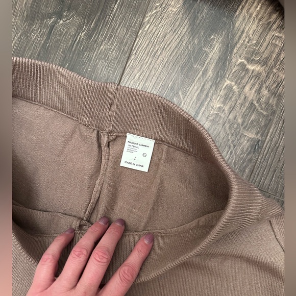 Brown Lounge Set - Picture 5 of 6